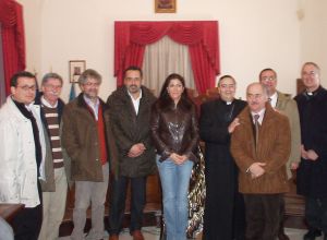 foto arcivescovo con amministratori